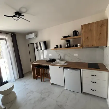 Domuselysia Ii Apartment *